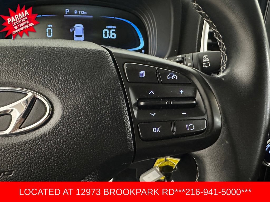 Used 2023 Hyundai Venue SEL FWD image 14