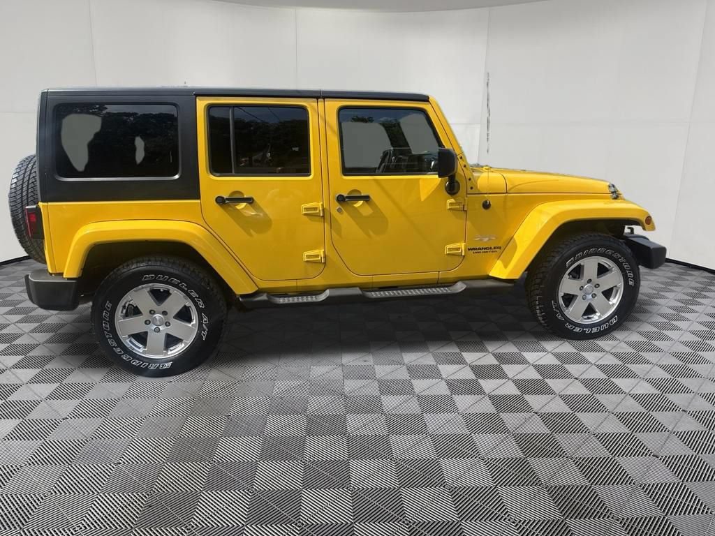 Used 2011 Jeep Wrangler Unlimited Sahara w/ Dual Top Group AWD/4WD image 8
