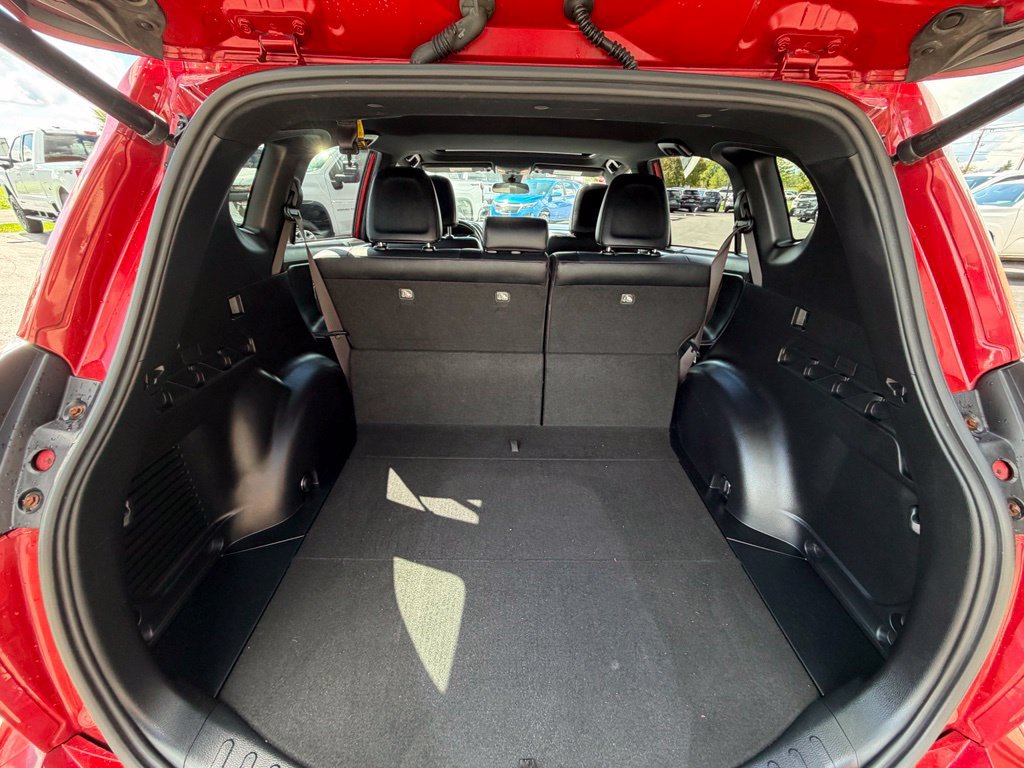 Used 2017 Toyota RAV4 SE AWD/4WD image 25