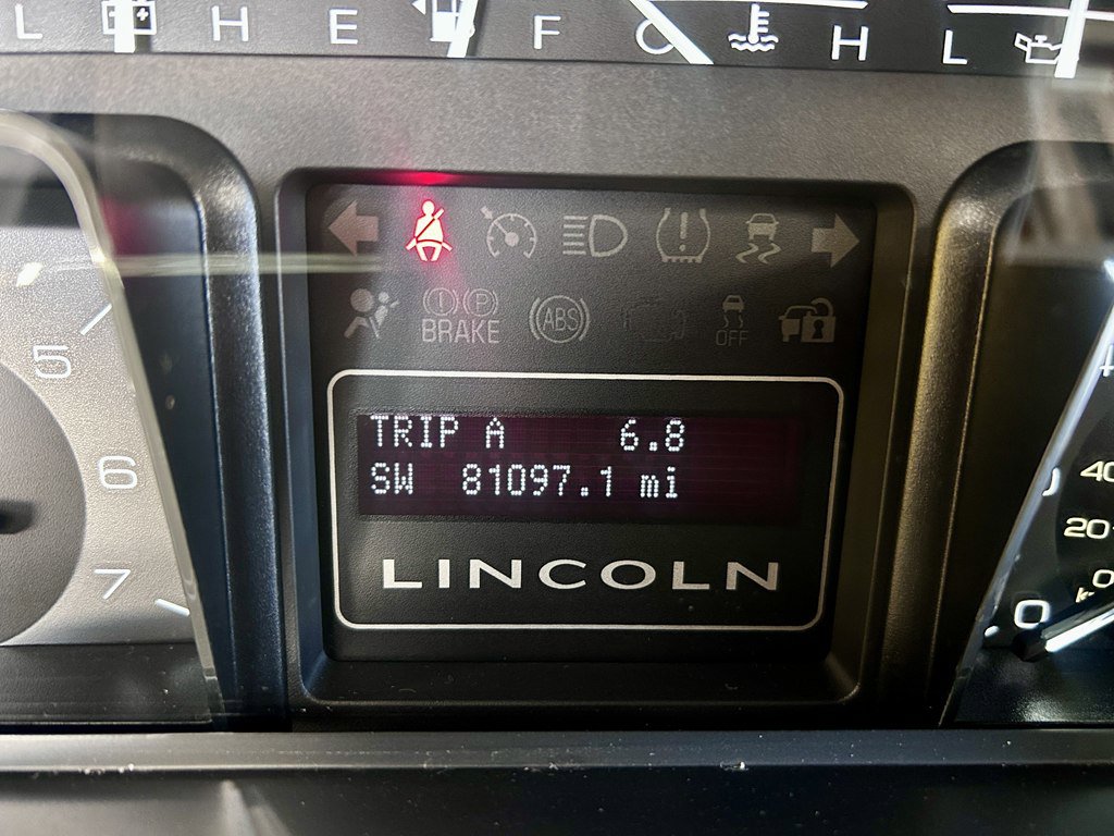 Used 2012 Lincoln Navigator 2WD image 20