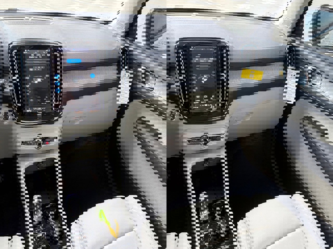 New 2026 Volvo XC40 B5 Plus w/ Protection Package Premier image 12