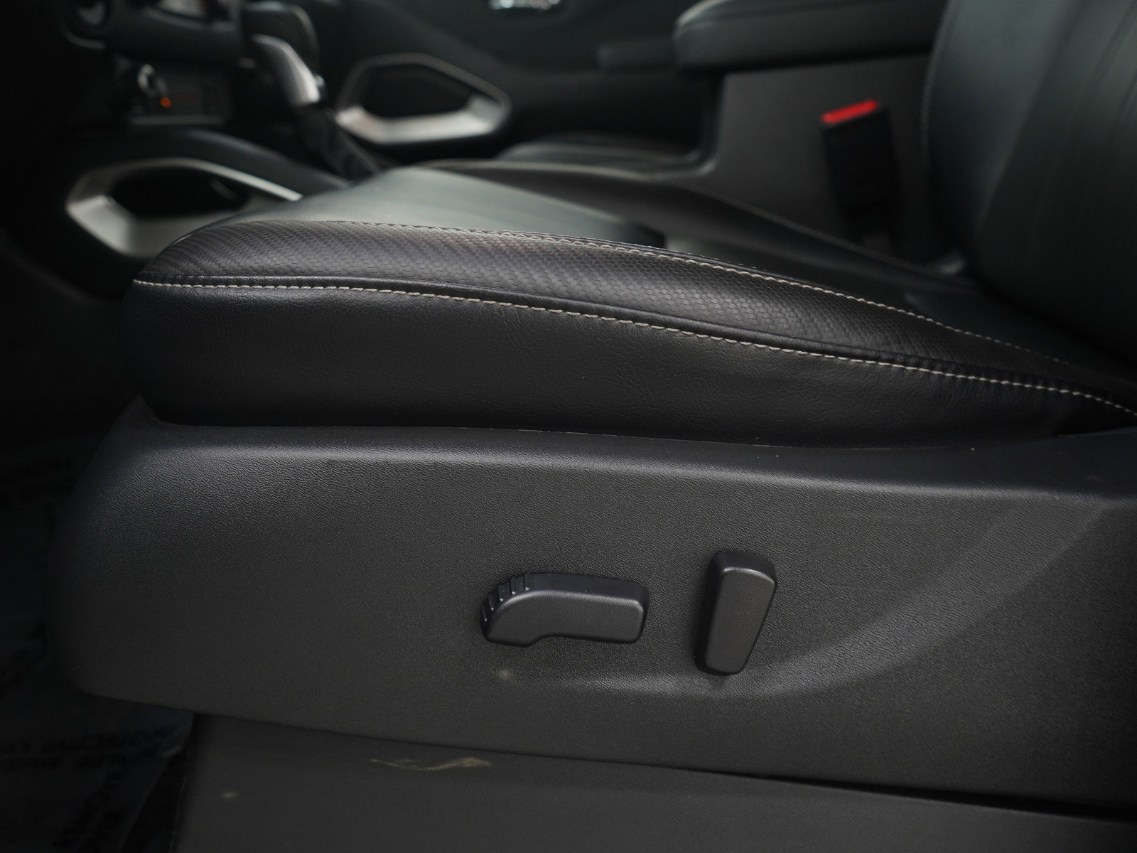 Used 2024 Nissan Frontier SL w/ Technology Package image 24