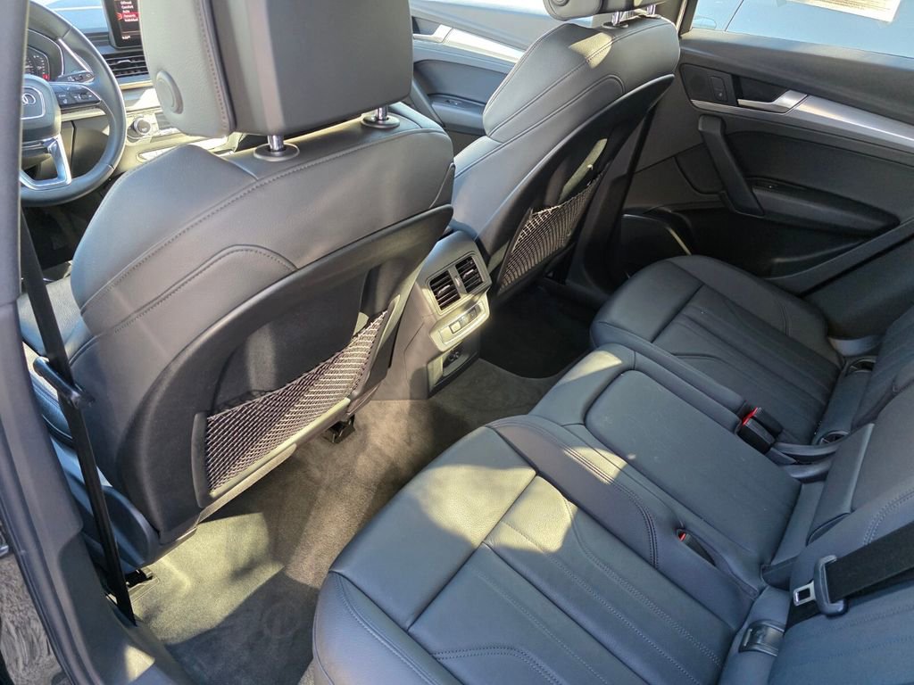 Used 2020 Audi Q5 2.0T Premium w/ Titanium Sport Package image 14