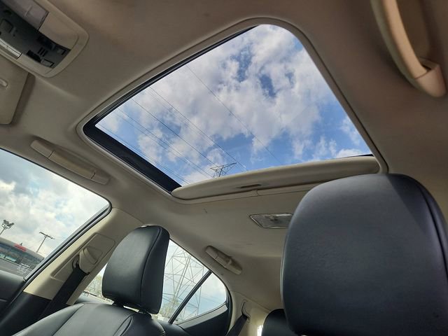 Used 2014 Lexus CT 200h image 9