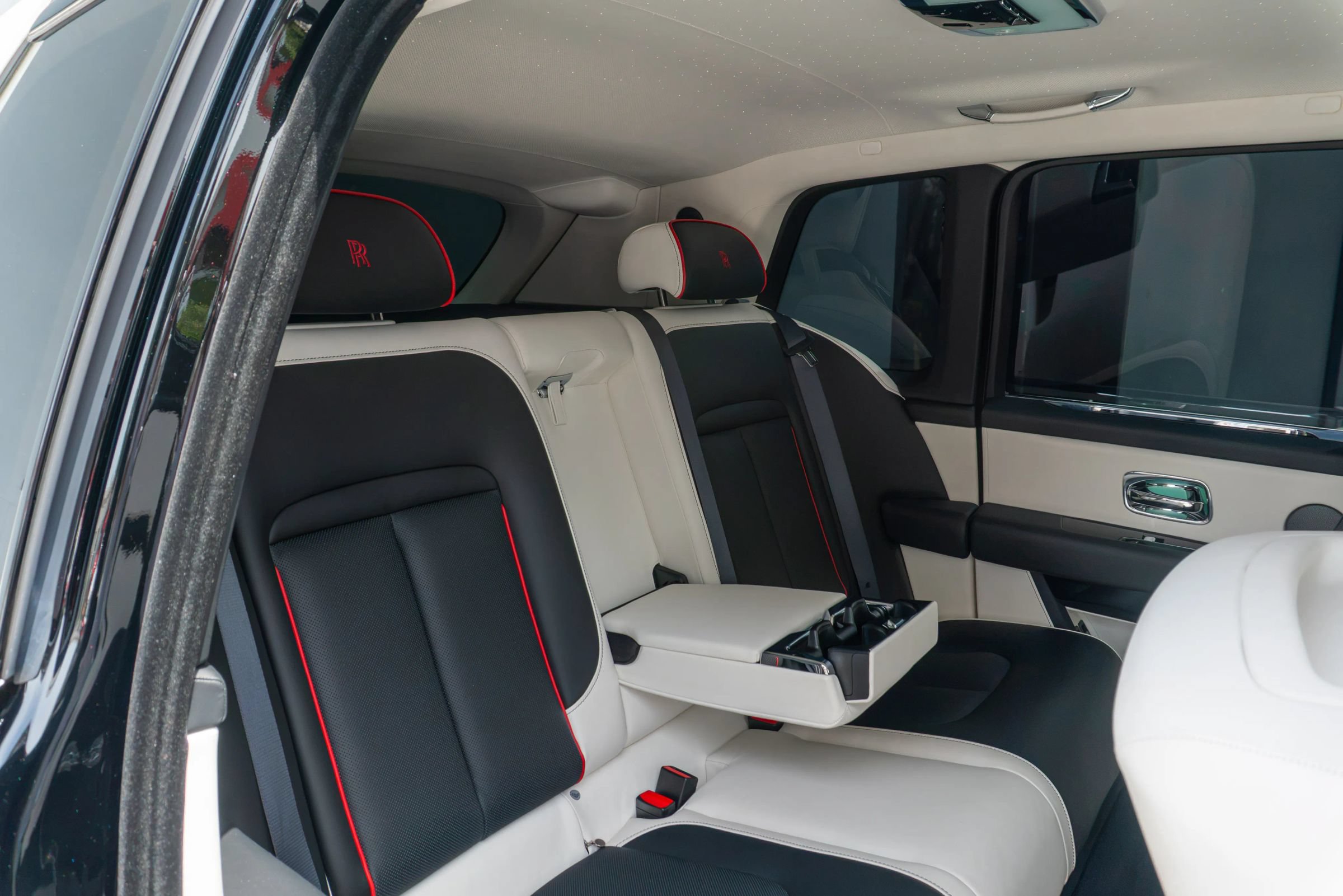 Used 2025 Rolls-Royce Cullinan AWD/4WD image 14
