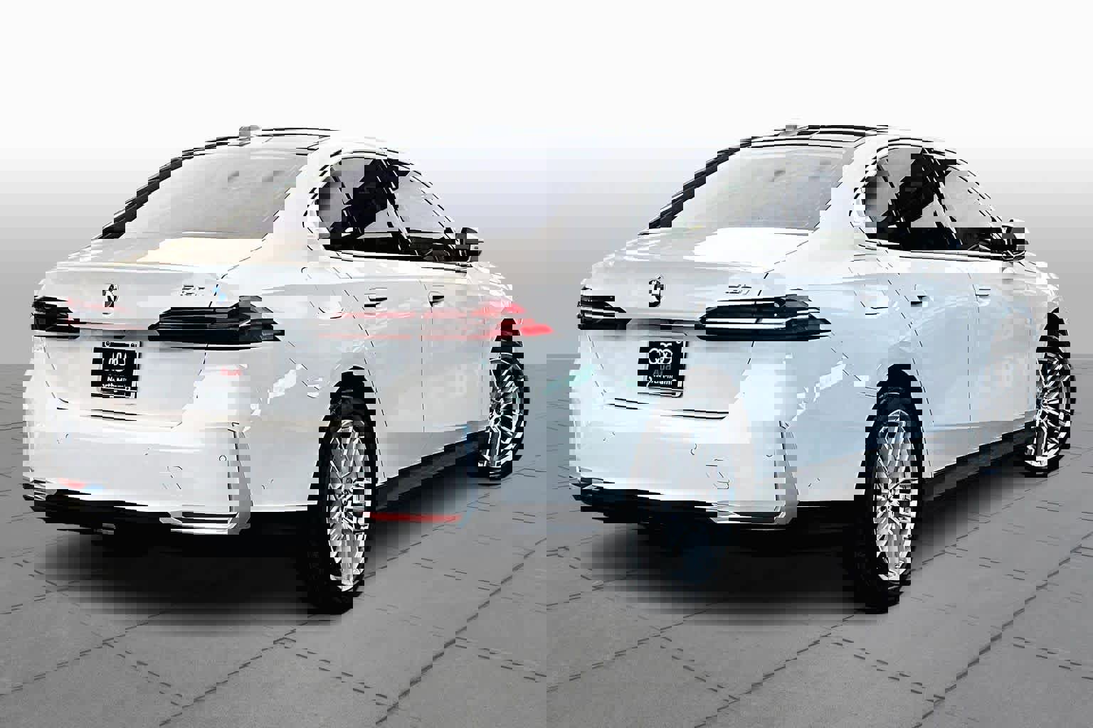 Used 2024 BMW 530i w/ Premium Package image 13