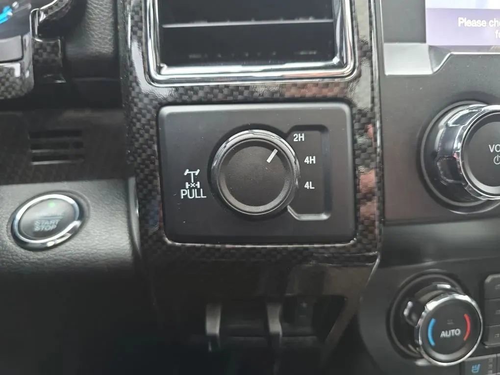 Used 2019 Ford F250 Lariat w/ Lariat Ultimate Package AWD/4WD image 34