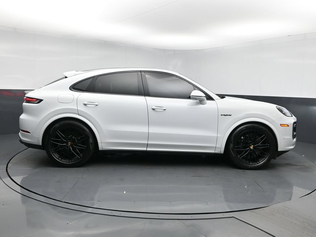 Used 2024 Porsche Cayenne Turbo w/ Premium Package Plus (PP1) AWD/4WD image 3