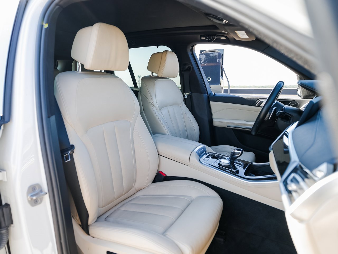 Used 2021 BMW X5 xDrive40i w/ M Sport Package image 28