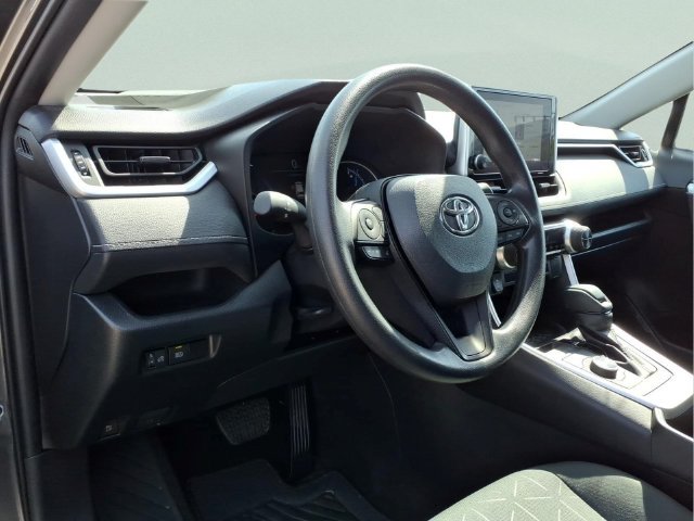Used 2023 Toyota RAV4 XLE AWD/4WD image 13