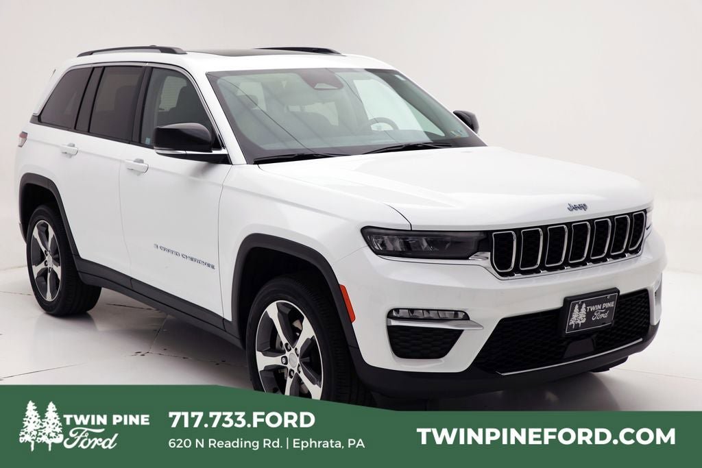 Used 2023 Jeep Grand Cherokee 4WD 4xe image 1