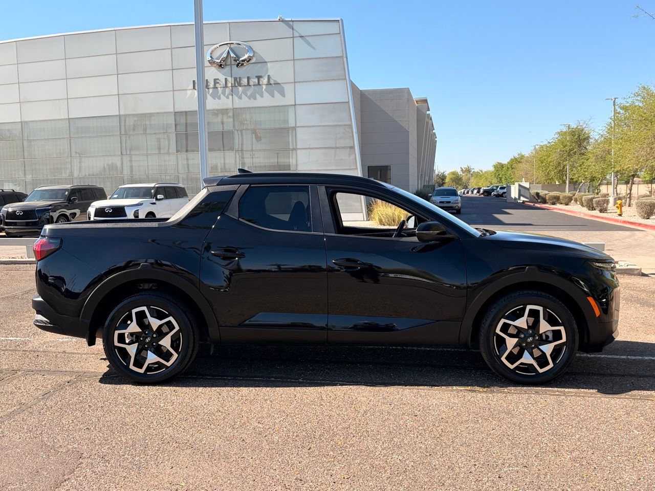 Used 2022 Hyundai Santa Cruz Limited AWD/4WD image 5