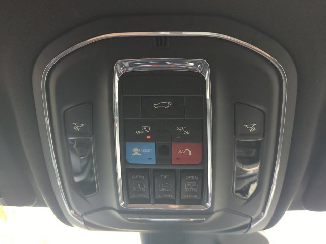 Used 2022 Jeep Grand Cherokee Trailhawk AWD/4WD image 24