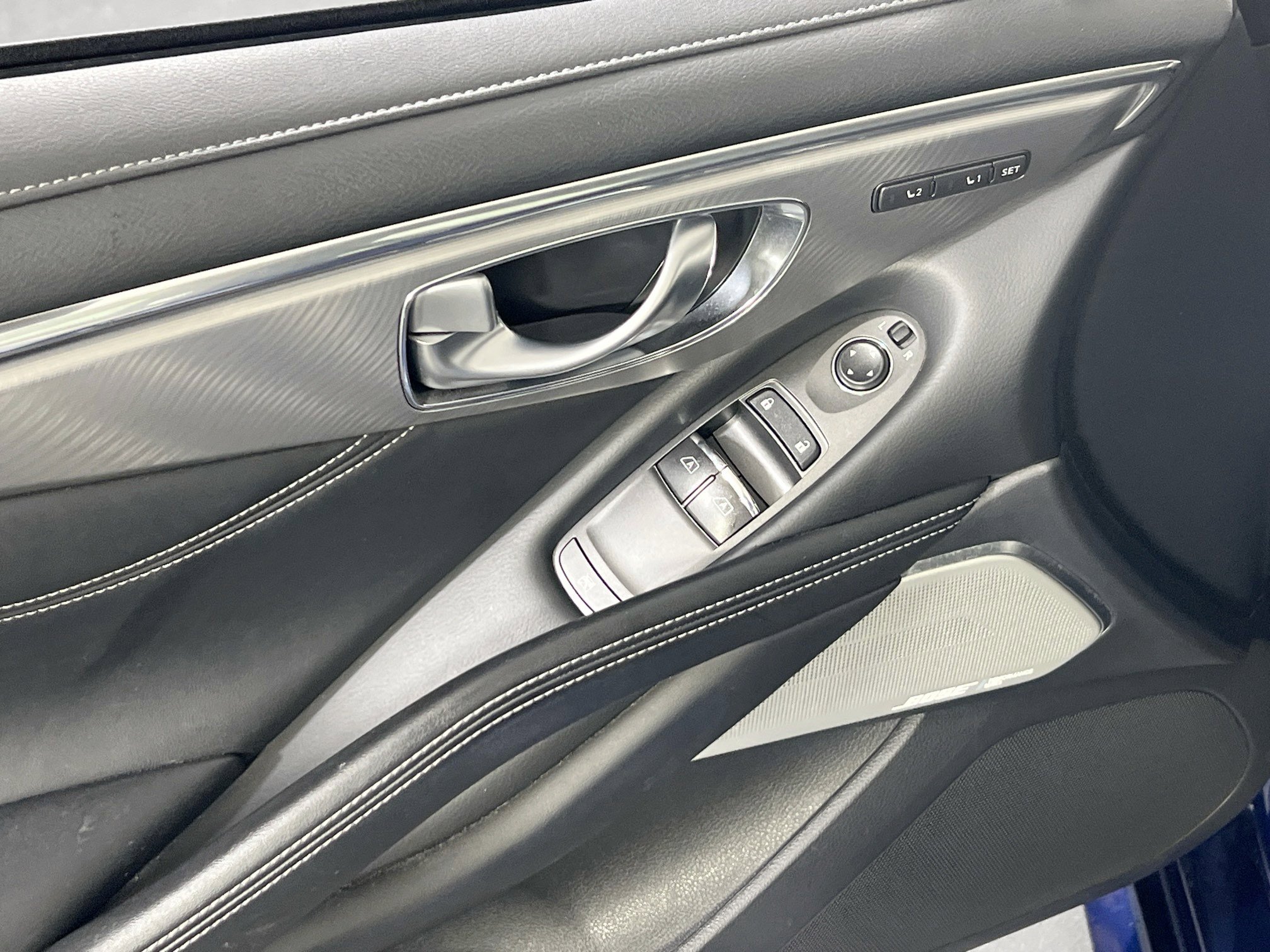 Used 2019 INFINITI Q60 3.0t Luxe w/ Essential Package image 18