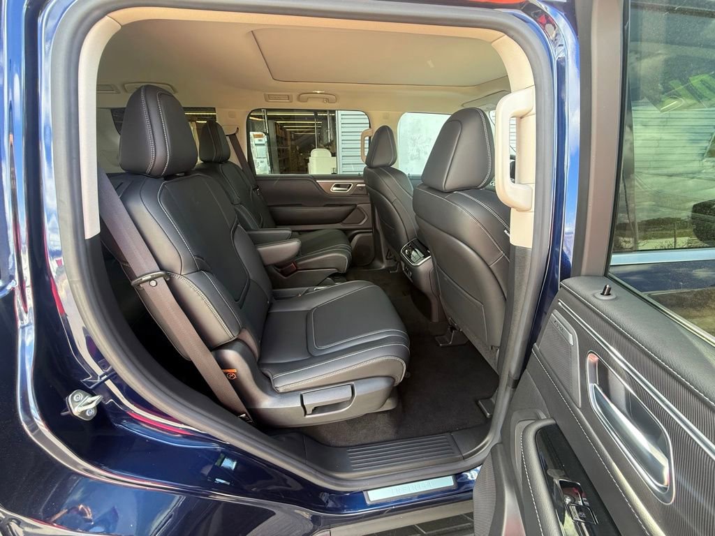 Used 2025 INFINITI QX80 Pure AWD/4WD image 42