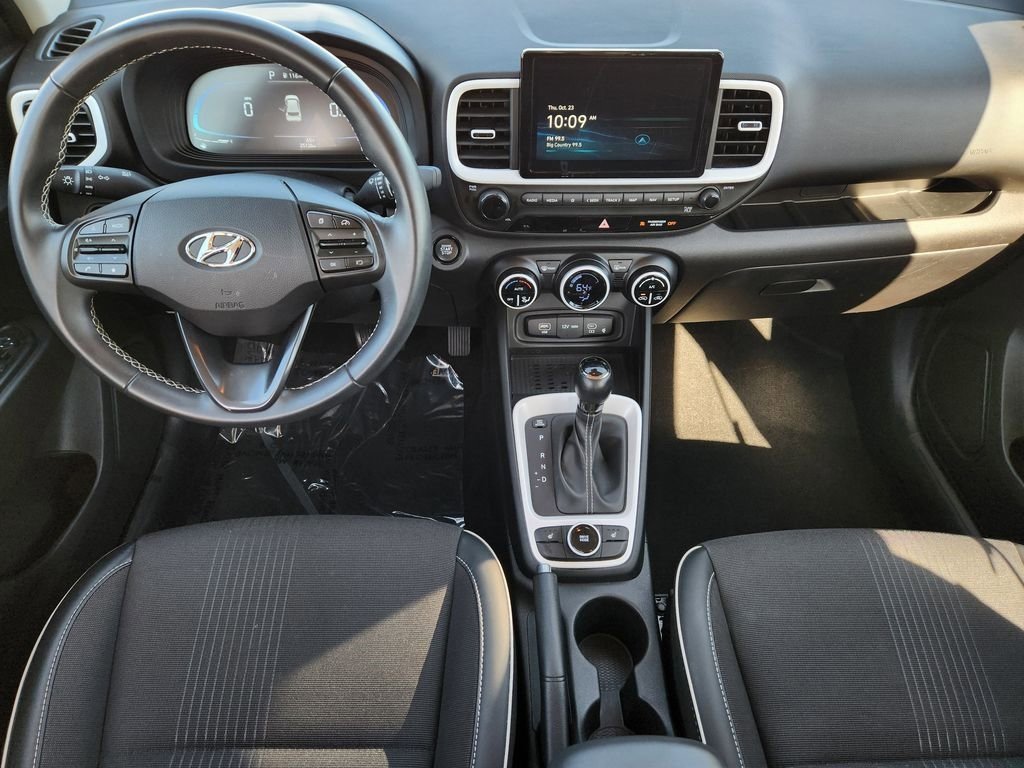 Used 2024 Hyundai Venue Limited image 25