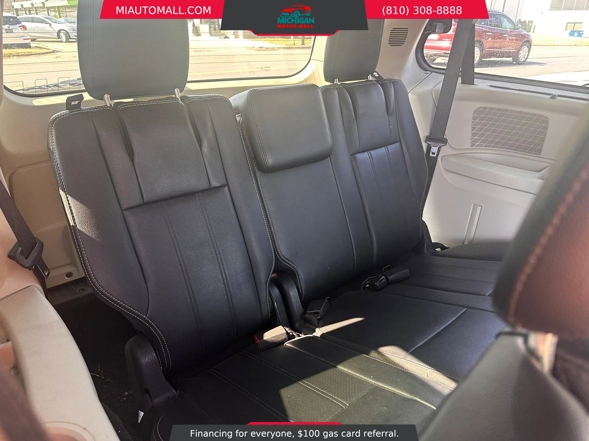 Used 2014 Chrysler Town & Country Touring-L w/ Driver Convenience Group image 24