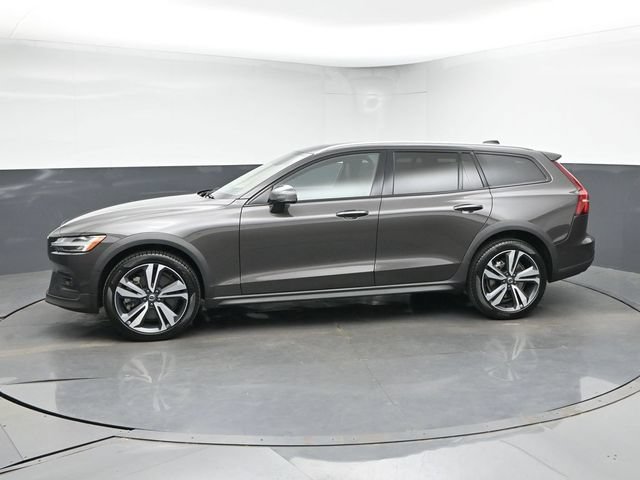 Used 2025 Volvo V60 B5 Cross Country Plus AWD/4WD image 6
