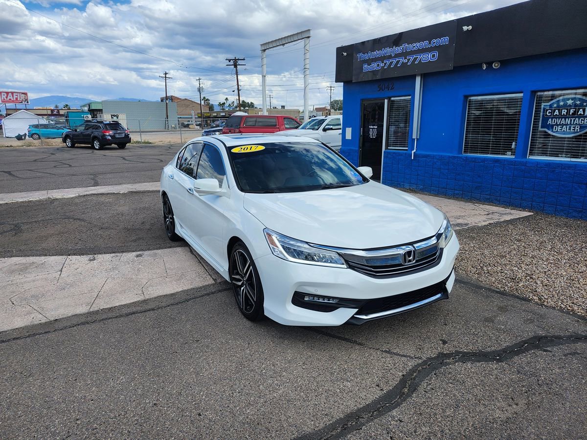 Used 2017 Honda Accord Touring image 9