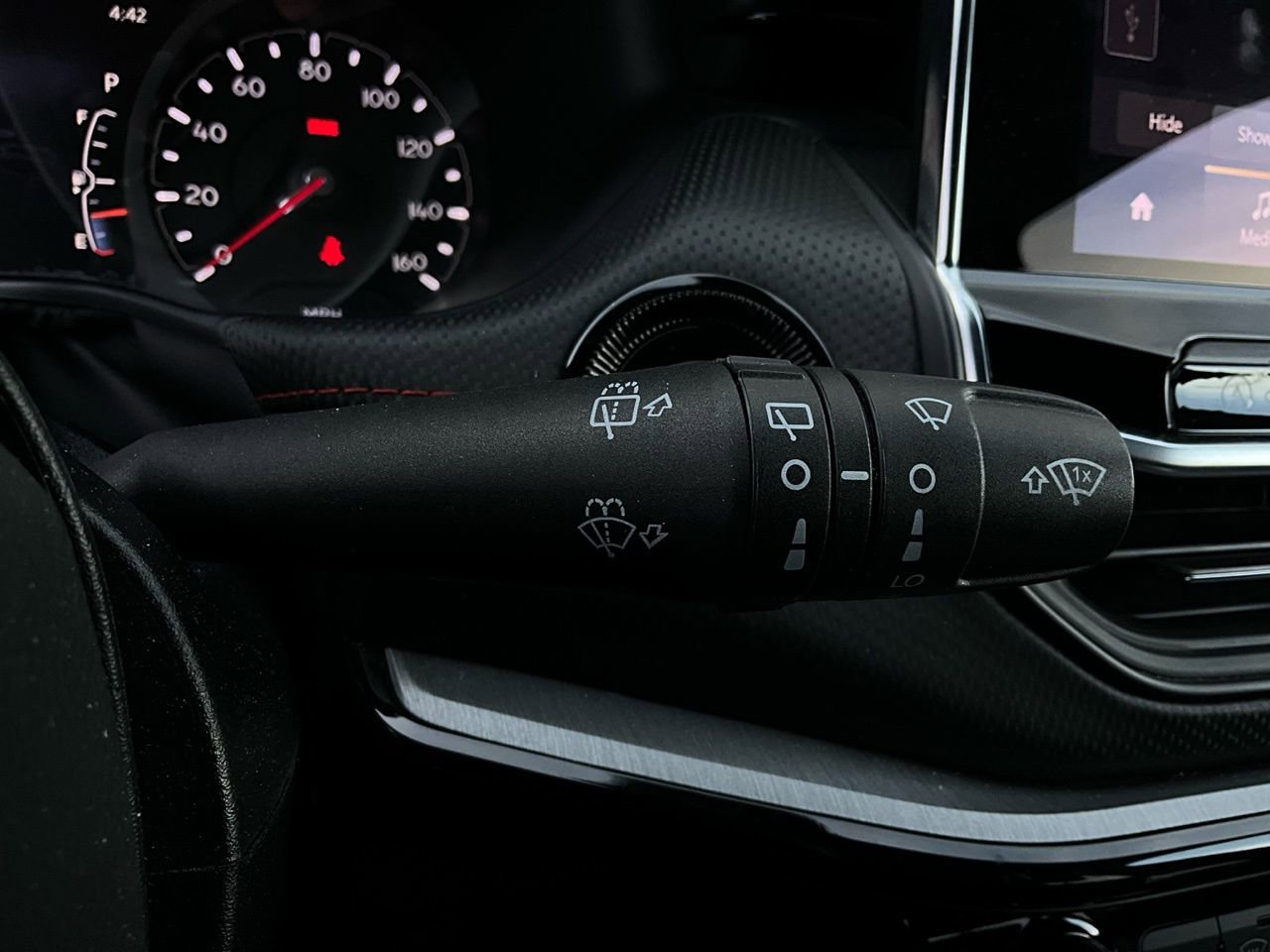 Used 2025 Jeep Compass Trailhawk image 37