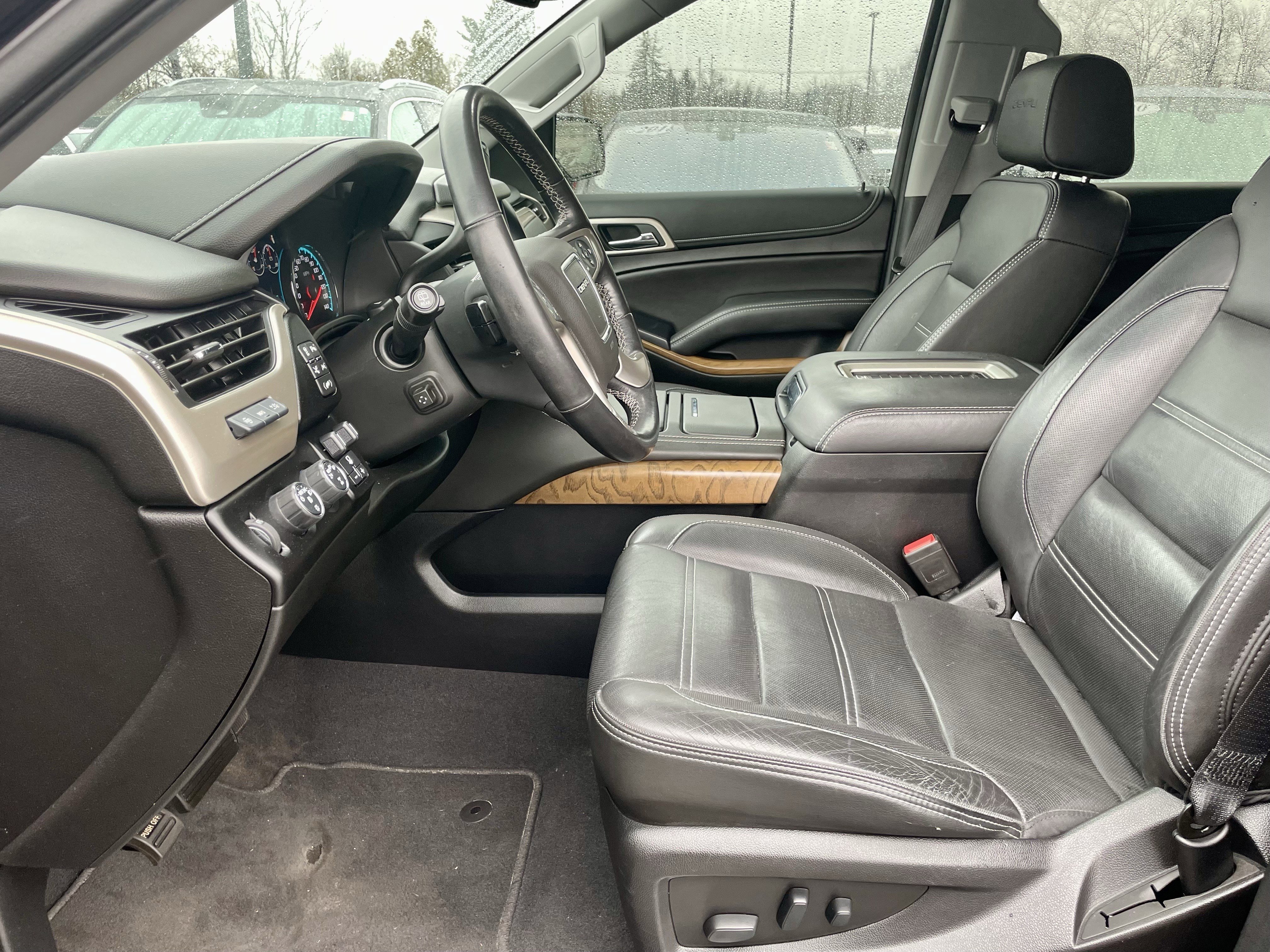 Used 2020 GMC Yukon Denali w/ Open Road Package image 14