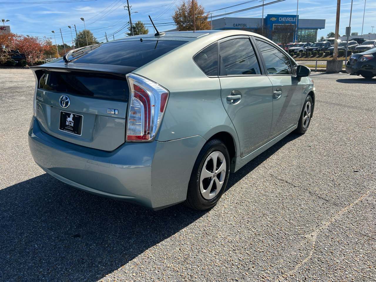Used 2015 Toyota Prius Five image 16