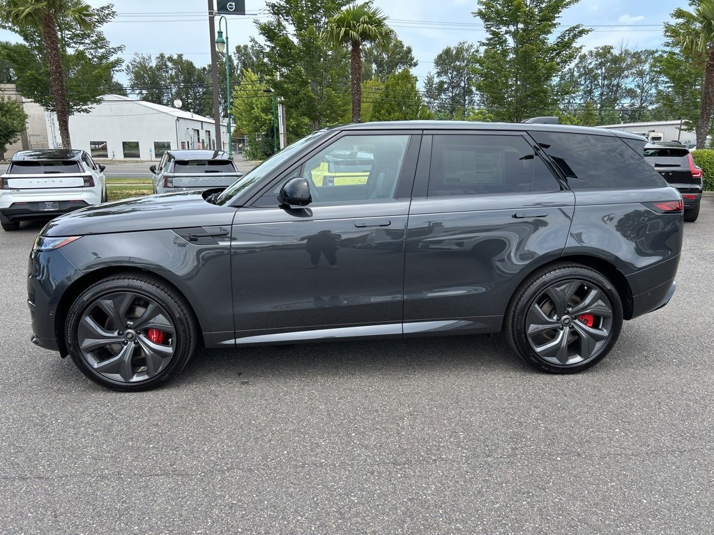New 2025 Land Rover Range Rover Sport Dynamic SE image 2