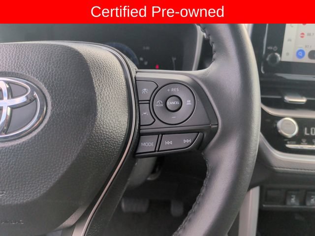 Used 2025 Toyota Corolla Cross XLE FWD image 16