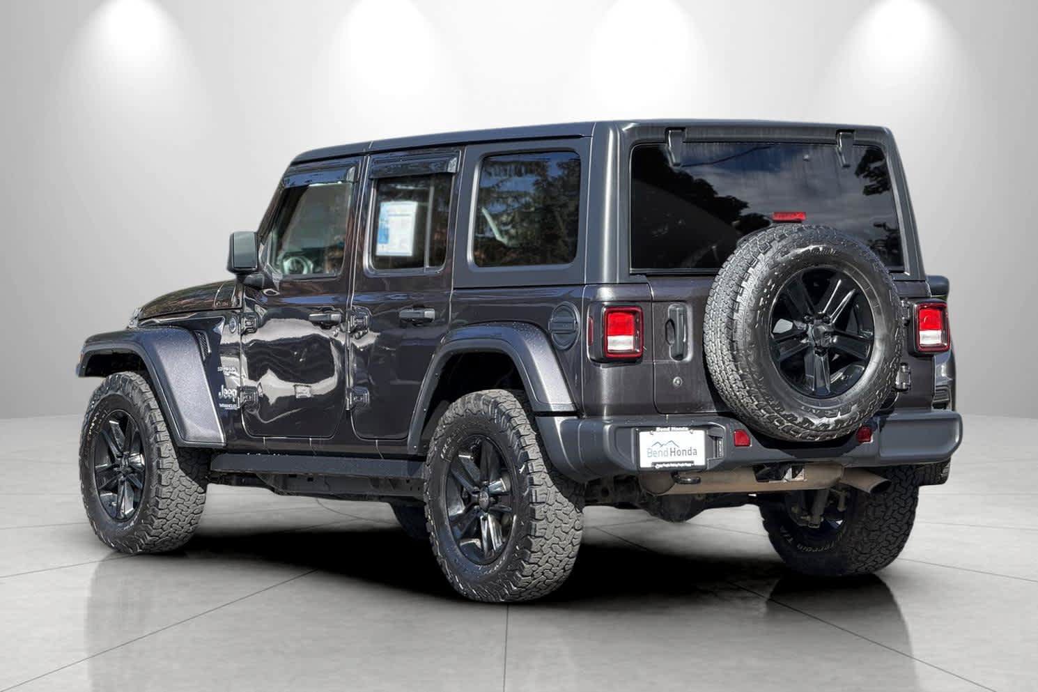 Used 2020 Jeep Wrangler Unlimited Sahara AWD/4WD image 6