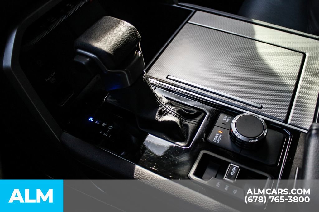 Used 2025 Toyota Sequoia Limited AWD/4WD image 41