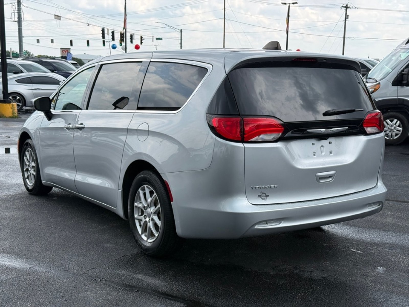 Used 2023 Chrysler Voyager LX FWD image 6