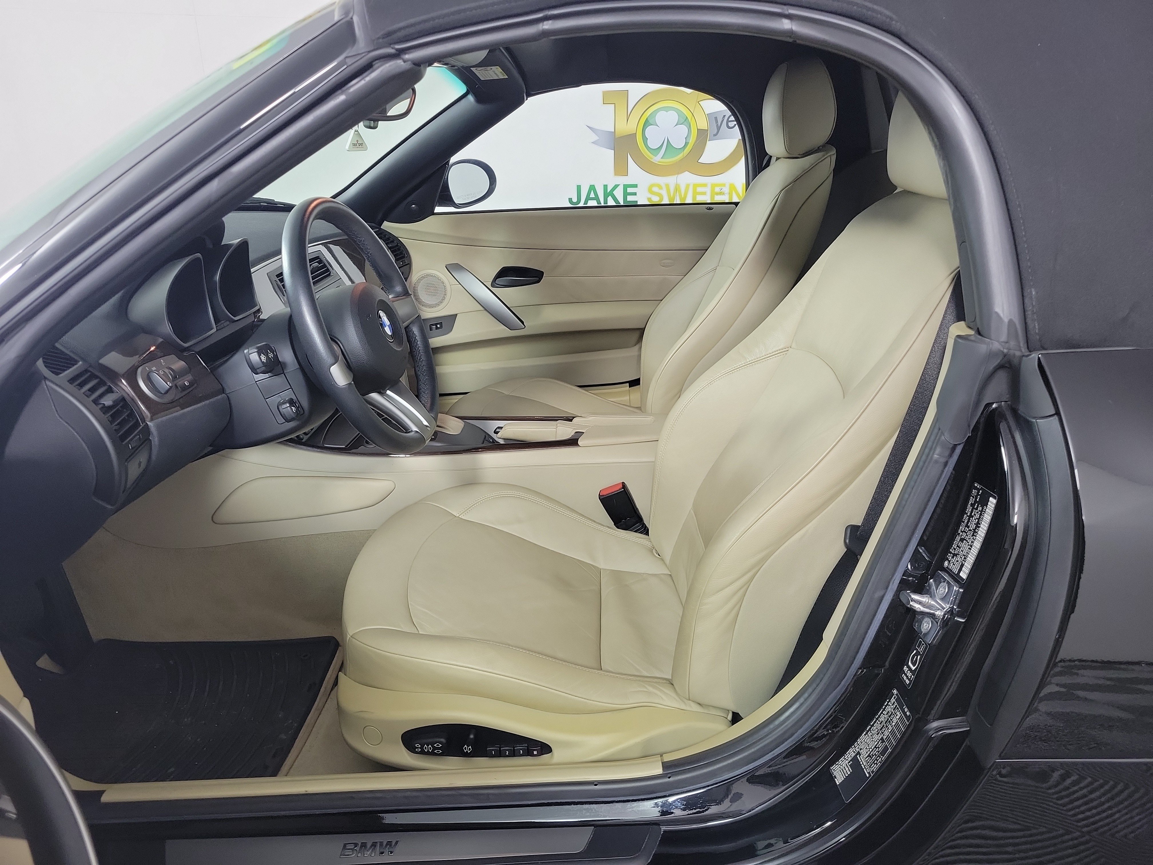 Used 2003 BMW Z4 3.0i RWD image 5