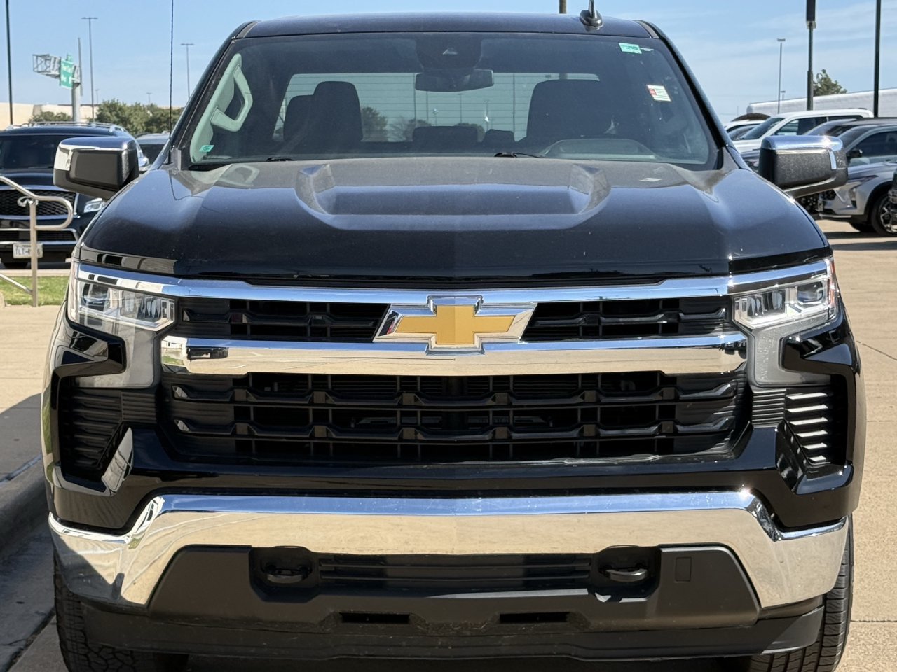 Used 2023 Chevrolet Silverado 1500 LT AWD/4WD image 8