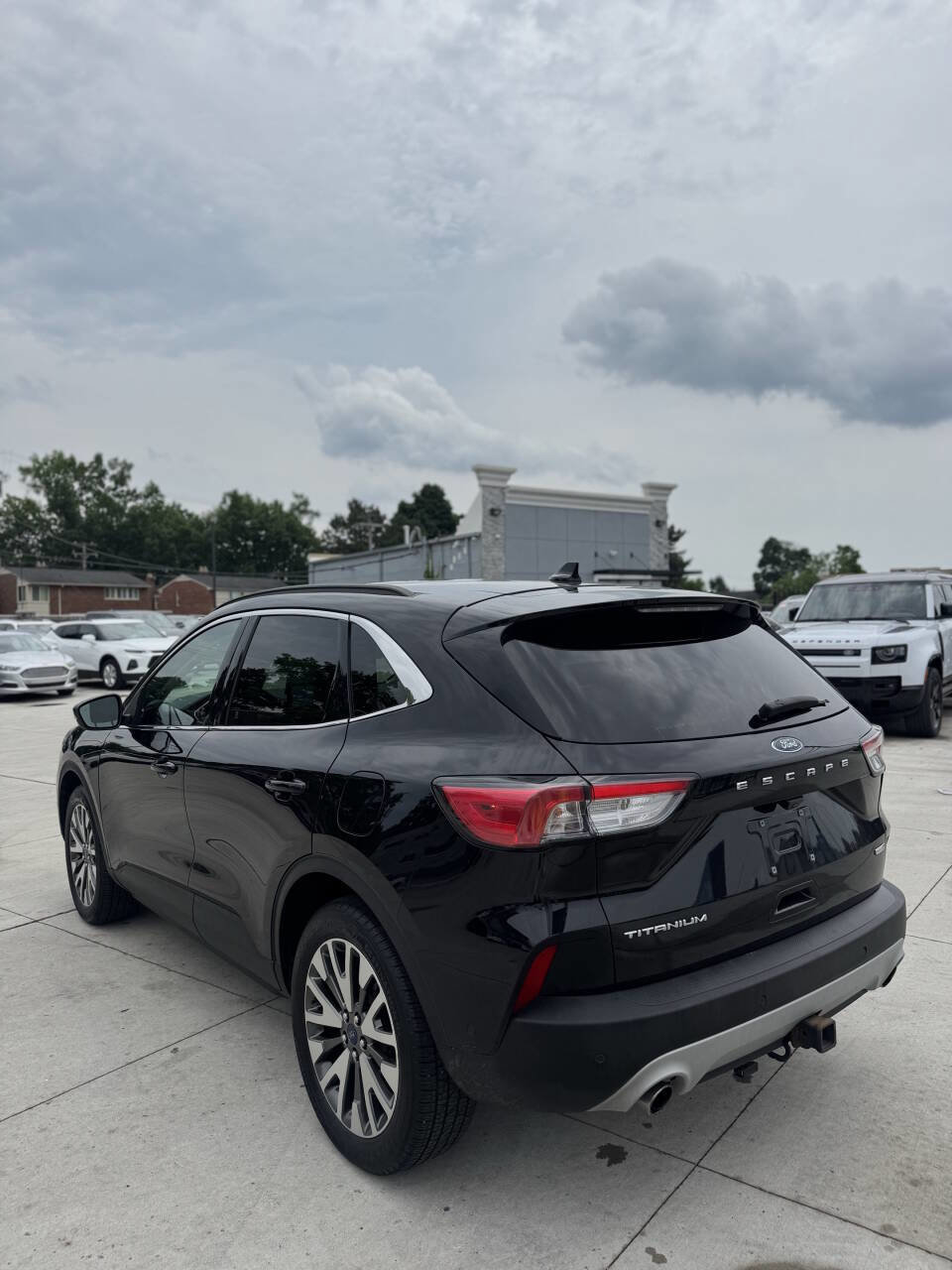 Used 2020 Ford Escape Titanium image 6