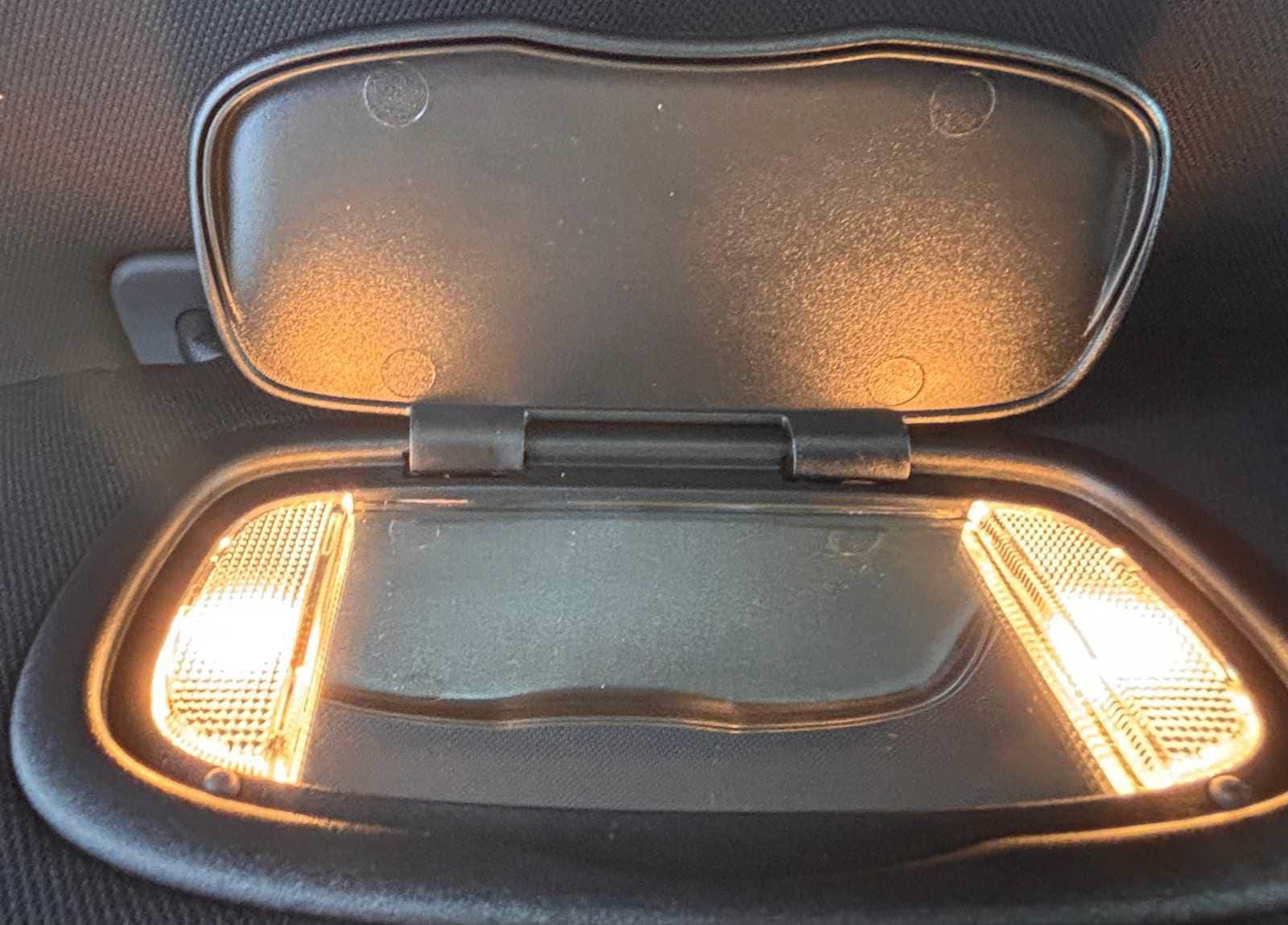 New 2027 Chrysler Pacifica Select FWD image 38