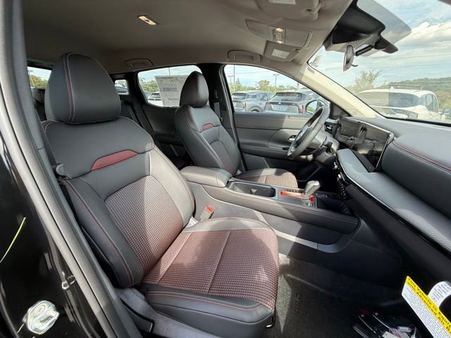 New 2026 Nissan Kicks SR w/ Cold Weather Package image 16