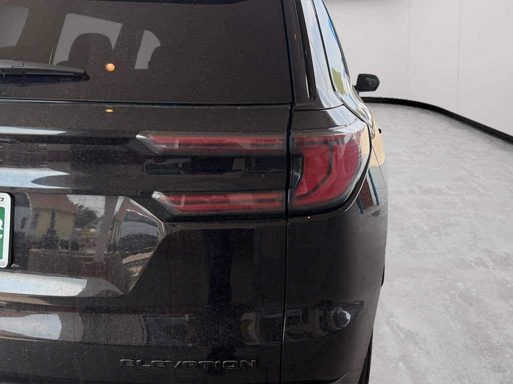 Used 2025 GMC Acadia Elevation AWD/4WD image 48