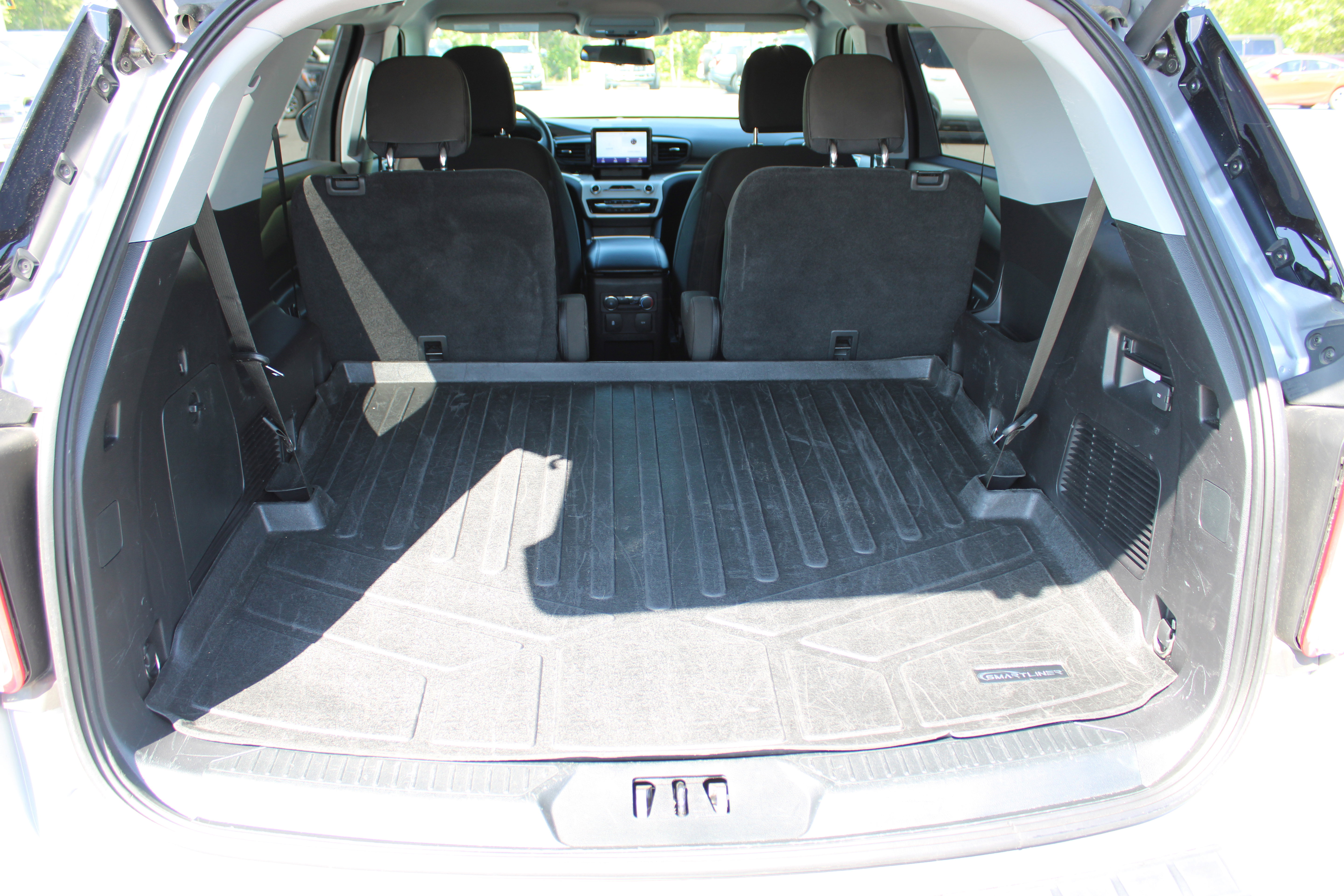 Used 2021 Ford Explorer XLT image 13