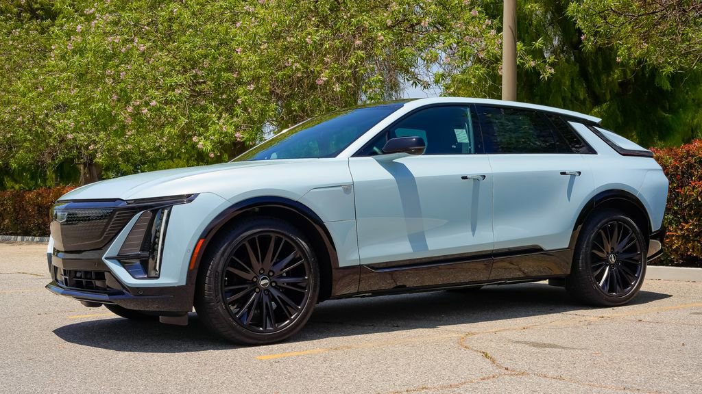 Used 2025 Cadillac Lyriq Sport image 8