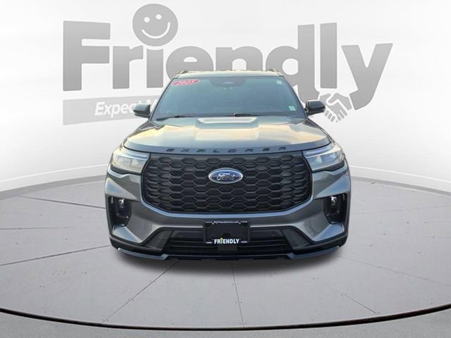 Used 2025 Ford Explorer ST-Line AWD/4WD image 2