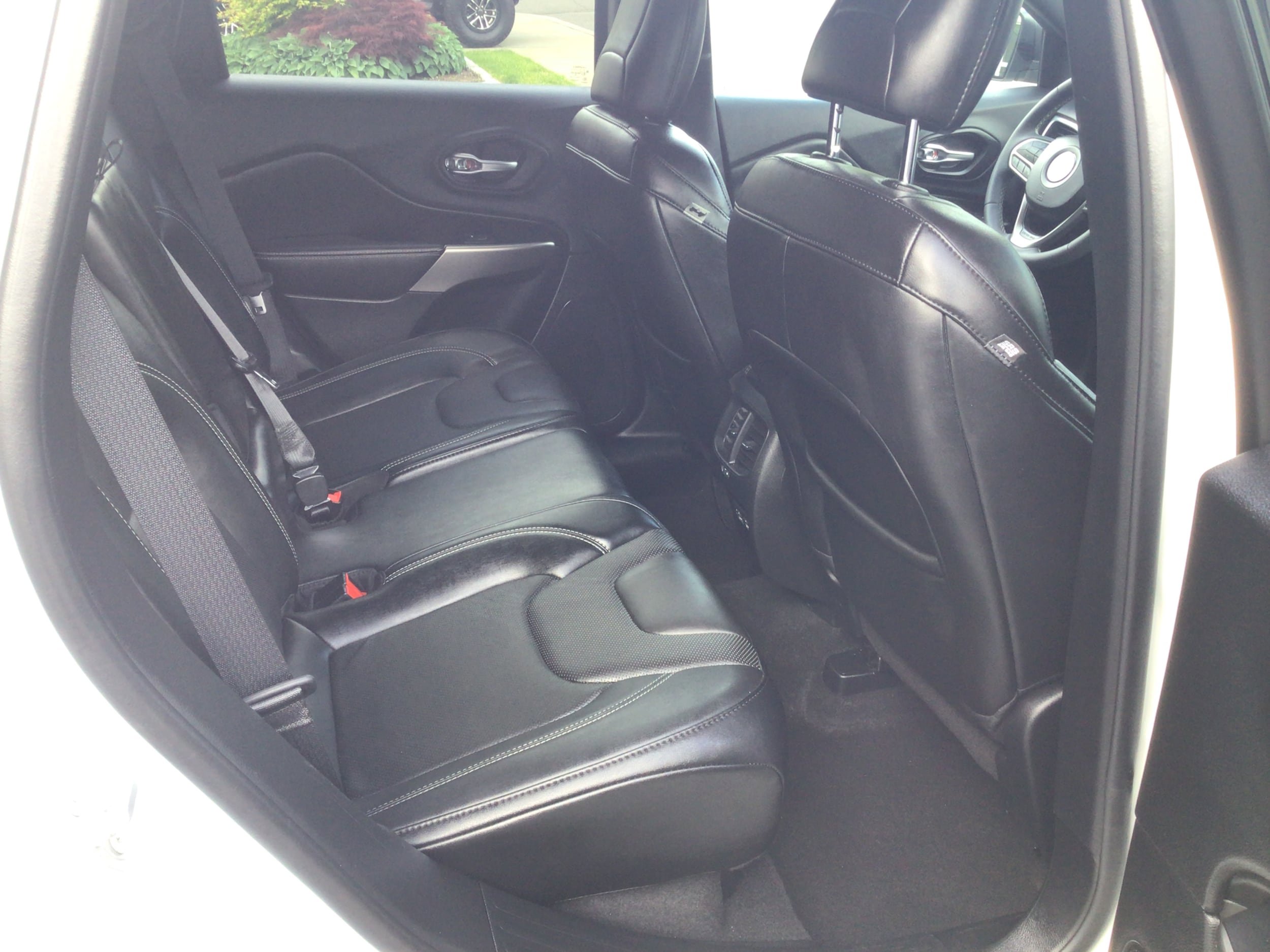 Used 2021 Jeep Cherokee Latitude Lux 80th Anniv w/ Quick Order Package 26U 80TH AWD/4WD image 10