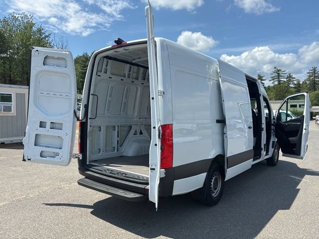 Used 2023 Mercedes-Benz Sprinter 2500 image 11