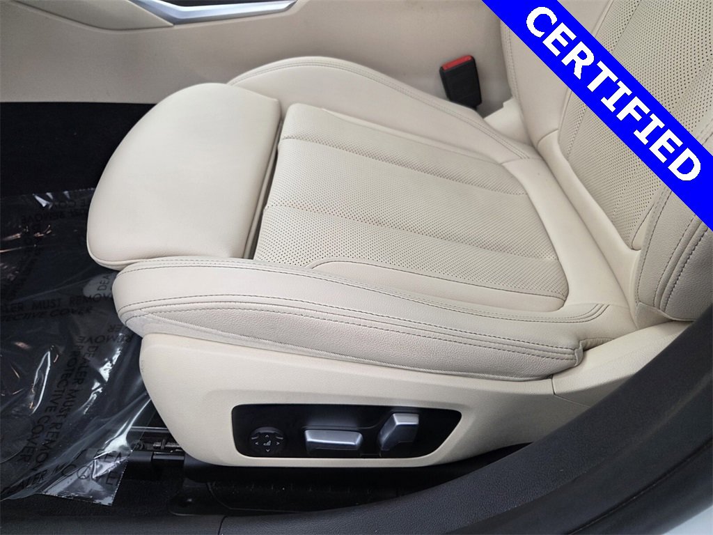 Used 2022 BMW 330i Sedan w/ Driving Assistance Package image 26