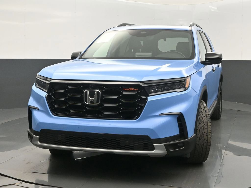 Used 2023 Honda Pilot TrailSport image 3