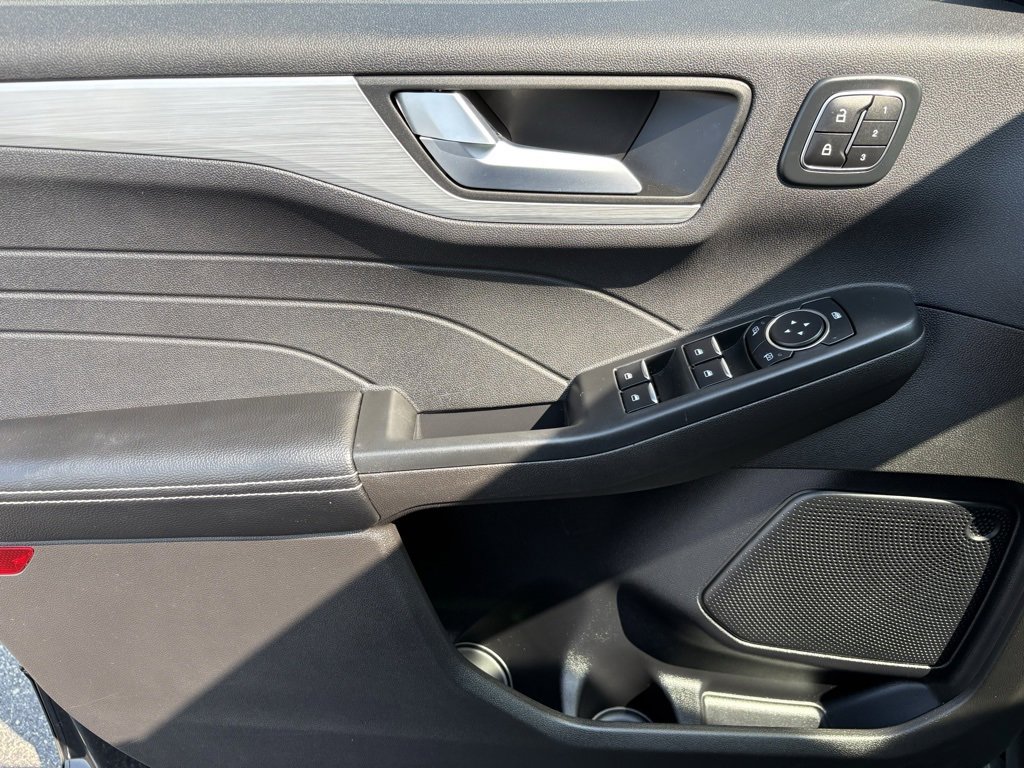 Used 2024 Ford Escape Platinum image 54