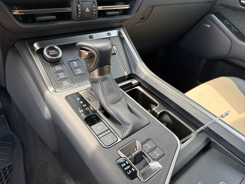 Used 2025 Lexus GX 550 AWD/4WD image 29