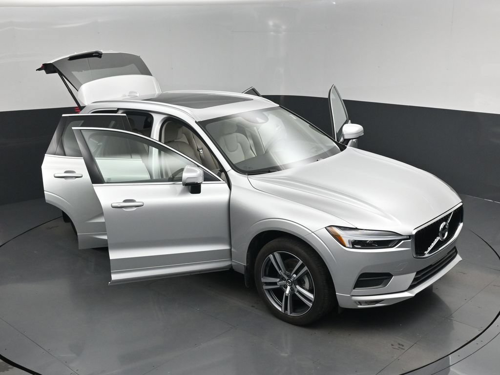 Used 2021 Volvo XC60 T5 Momentum w/ Advanced Package AWD/4WD image 19