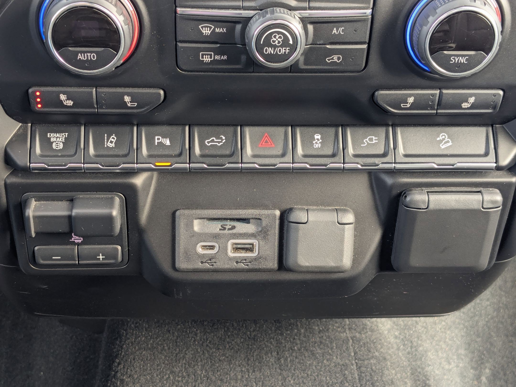 Used 2020 Chevrolet Silverado 3500 LTZ AWD/4WD image 21