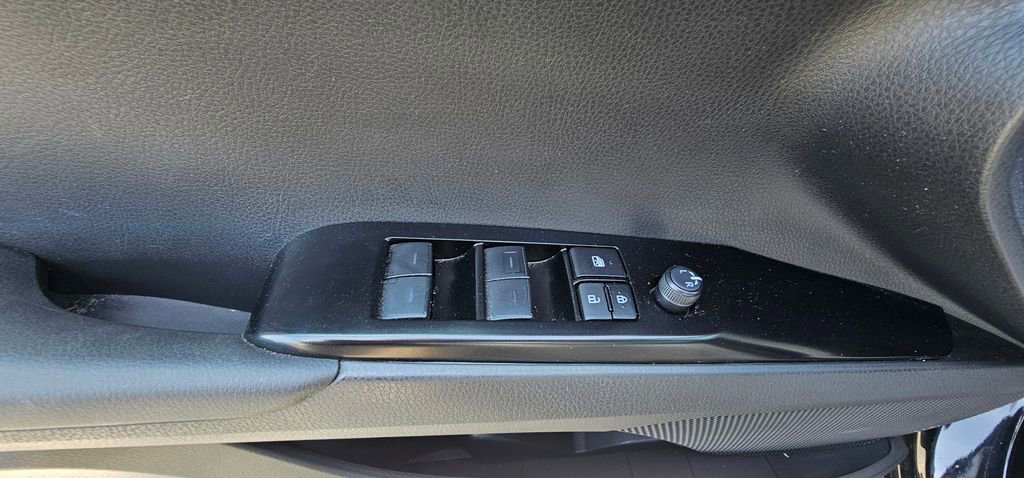 Used 2025 Toyota Camry SE w/ Convenience Package AWD/4WD image 12