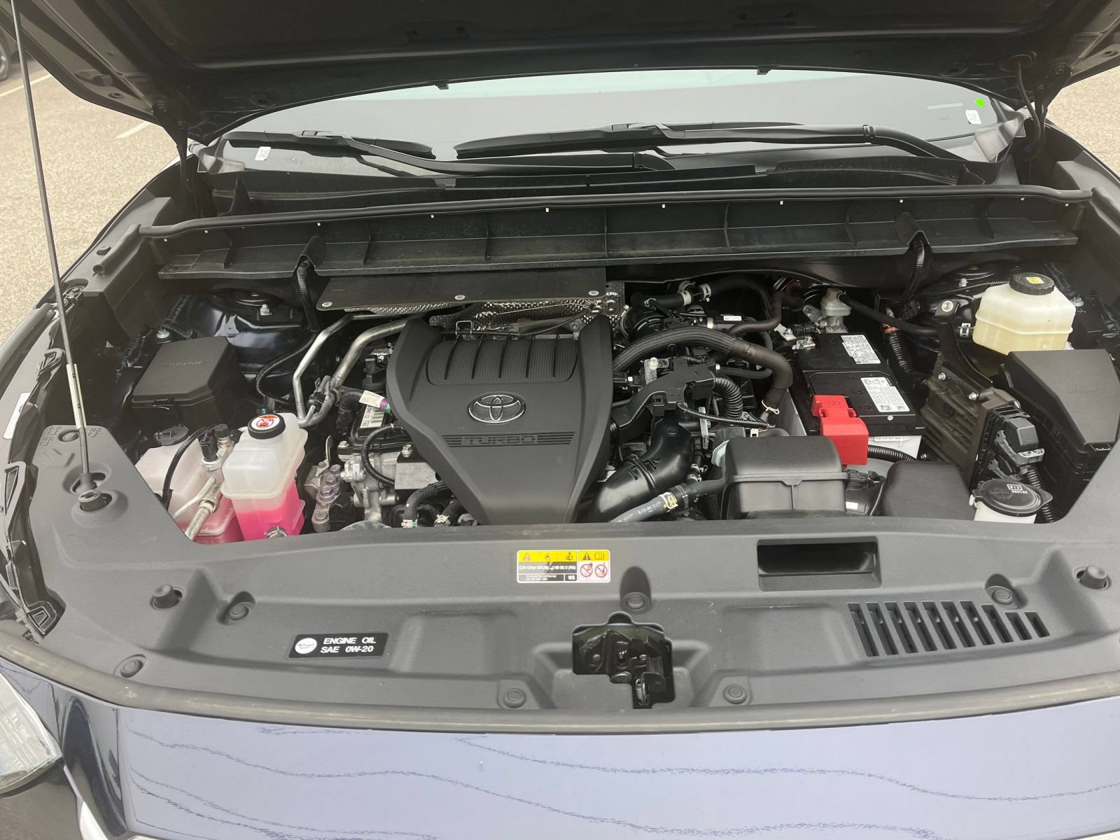 Used 2025 Toyota Highlander LE FWD image 34